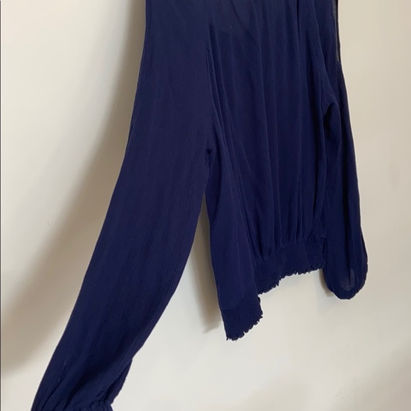 Blue top - Picture 6 of 6